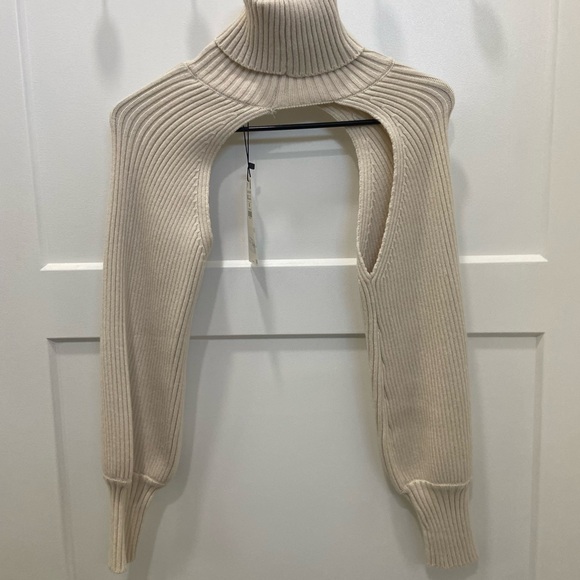 Zara Sweaters - NWT Zara Cream Ribbed Cutout Knit Arm Warmer